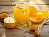 蜂蜜吃多了会导致性早熟？