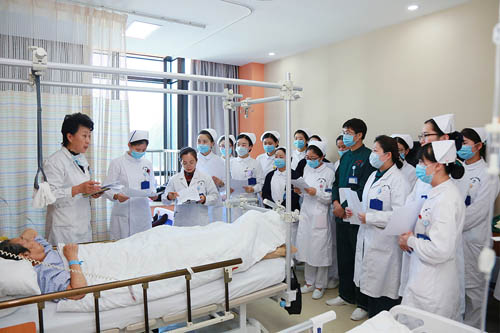 上海蓝十字脑科医院_规范护理教学查房 提升护理服务品质_健康之路