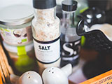 吃错盐会变丑！加碘盐、无碘盐、低钠盐……到底哪种盐最适合你？